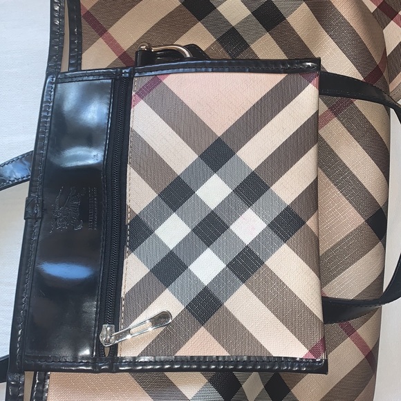 Burberry tote bag coated canvas and leather - Picture 6 of 9